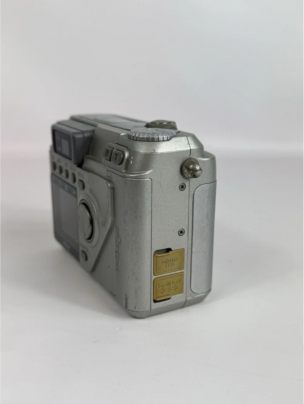 Nikon E880 Coolpix 880 Digital Camera 3.2MP 3.0x Optical Zoom Not Tested